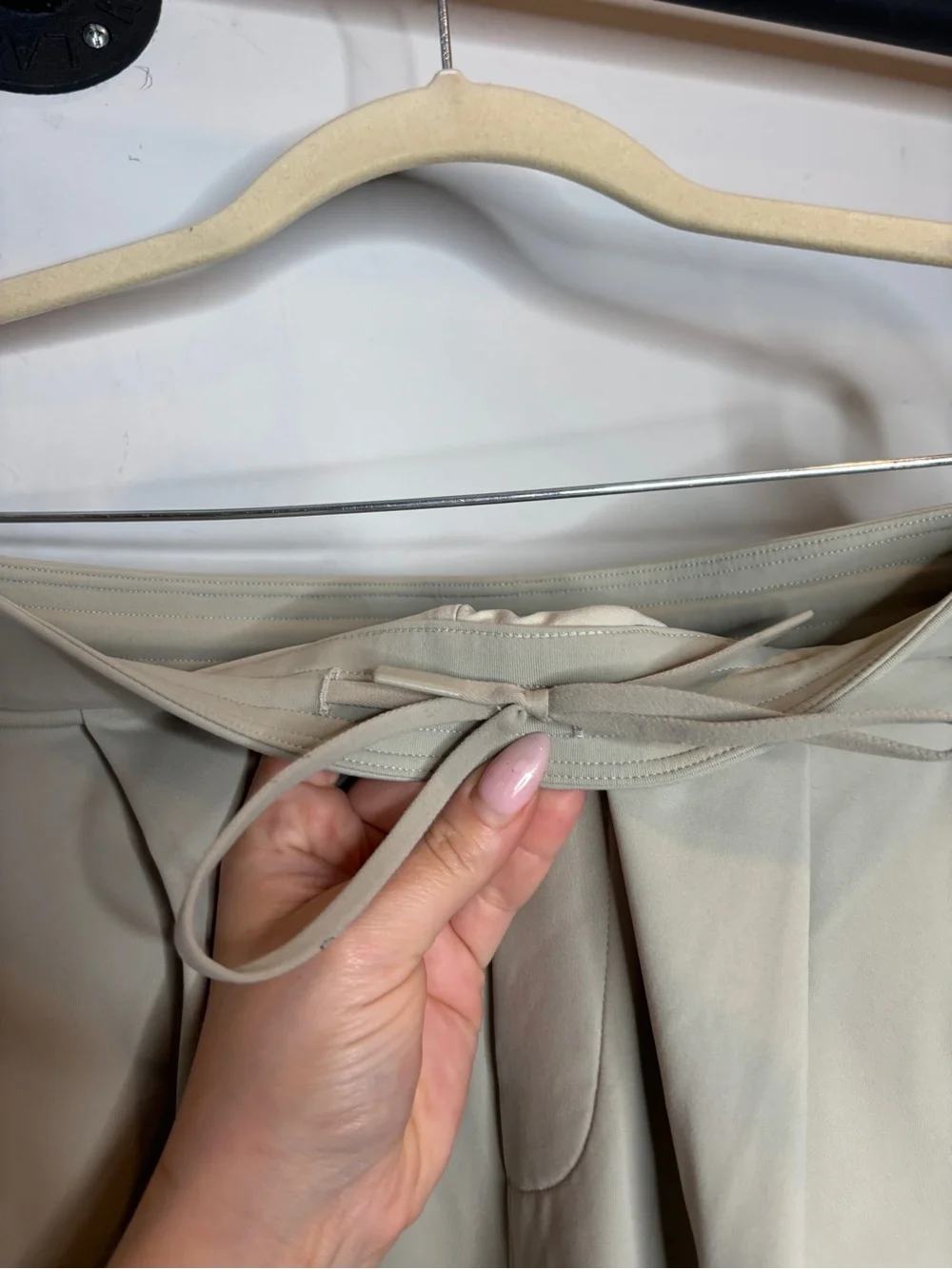 Lululemon Daydrift Relaxed-Fit Pleated Trouser Size S Warm Ash Grey